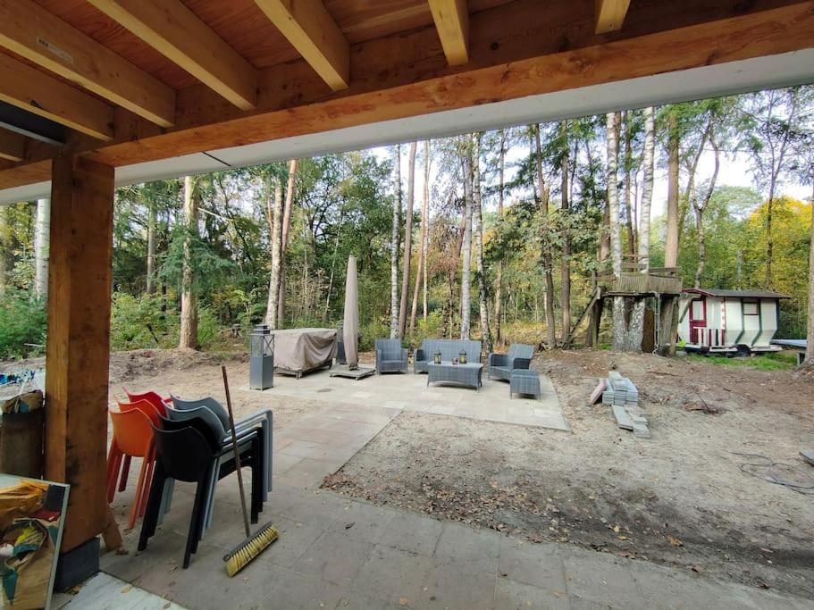 Kindvriendelijke Bungalow In Het Bos Bij Zwemmeer. Vilsteren Экстерьер фото